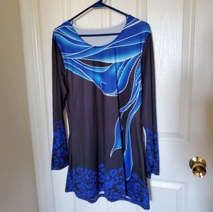 Printed top that can be worn as a dress